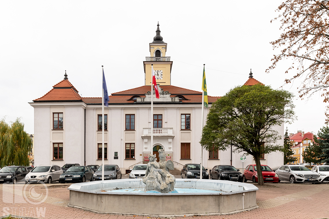 Zdjęcia architektury, fotografie miejskie z Ostrowi Mazowieckiej, na zdjęciu Urząd miasta.